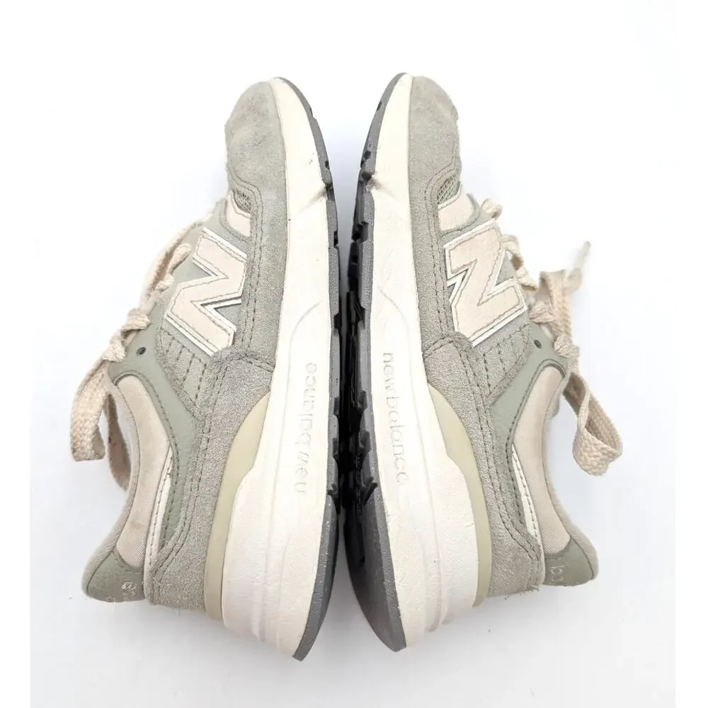 New Balance 997R Sneaker Shoes Little Kids' Olivine Linen Size US13.5 EU32